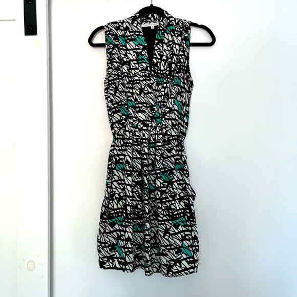Collective Concepts pocketed and tie mini dress Small - Picture 2 of 7